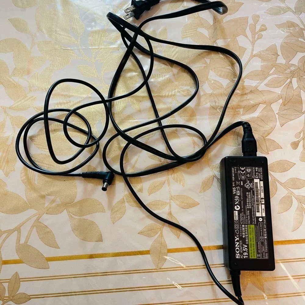 Sony VGP-AC19V38 AC Adapter Power Supply Cord Charger 19.5V